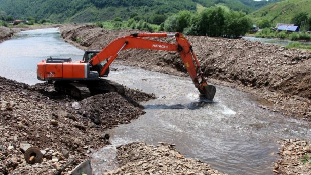 В прибрежной полосе и водоохранной зоне – особый режим