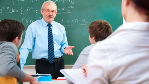 Pedagoglarni ularning ishiga aralashishdan himoya qilishdi